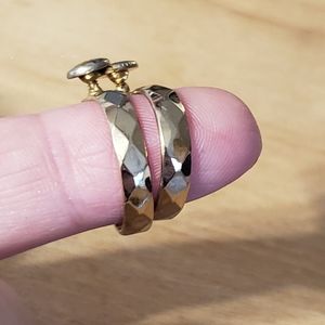 Vintage 12k gold hoop clip on earrings💎